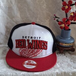 NEW - Detroit Red Wings Hockey New Era Snapback Hat Vintage Collection